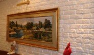 Отделка стен гипсовым кирпичом